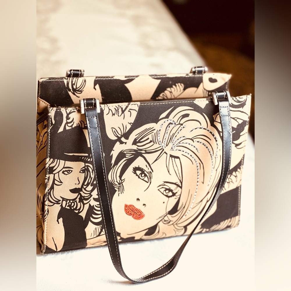 Trendy Statement Piece Pop Art/Comic Inspired Tote/Handbag/mediumsized/Accessory